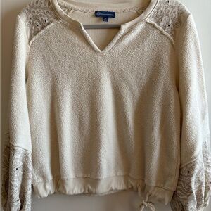 Democracy BOHO Cream Textured V-Neck Pullover tie at waist SZ M